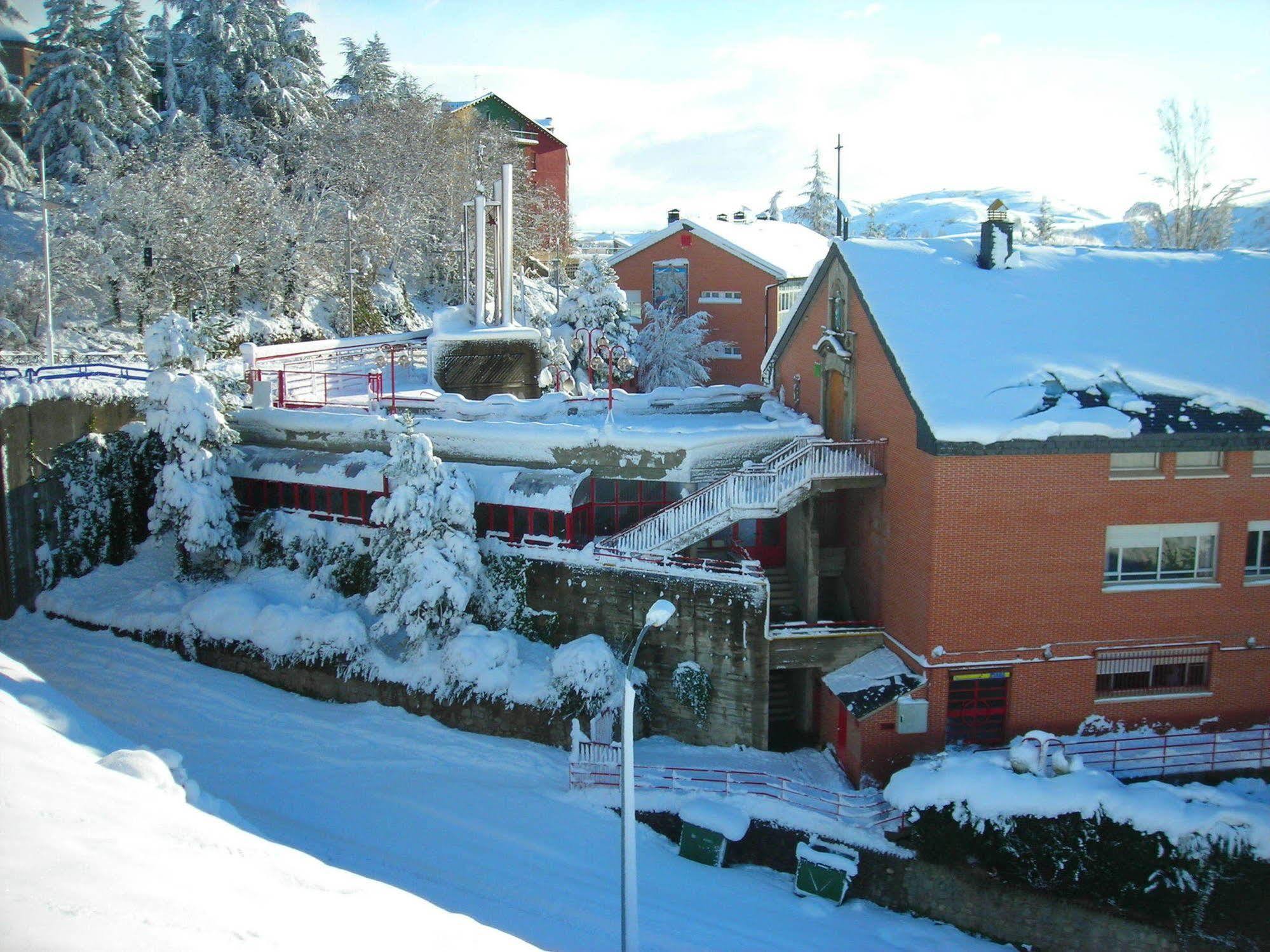 Residencia Albergue Jaca Exteriér fotografie