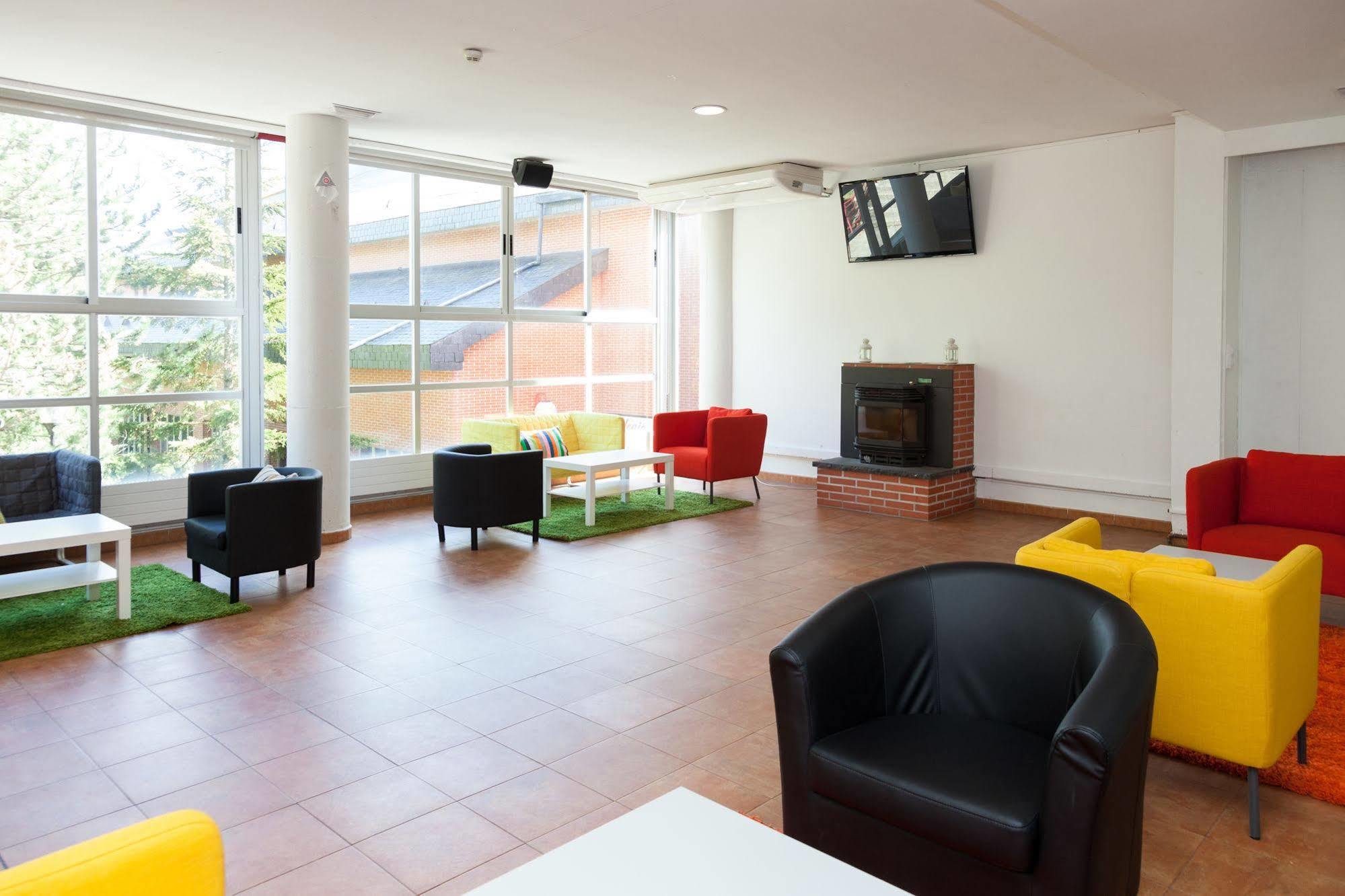Residencia Albergue Jaca Exteriér fotografie